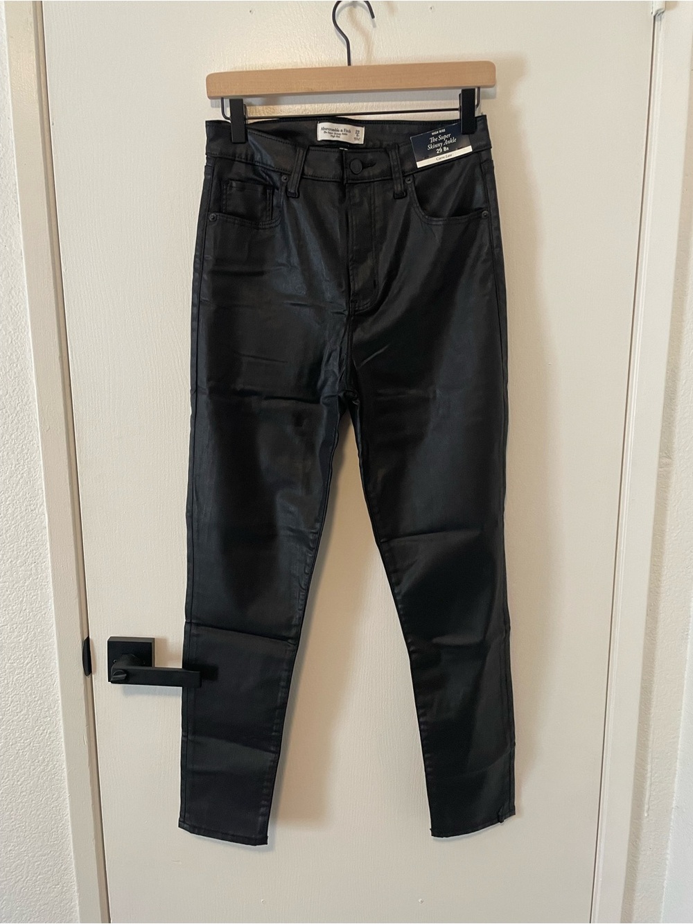 Abercrombie & Fitch Curve Love High Rise Super Skinny Ankle - 29 - NWT - Coated